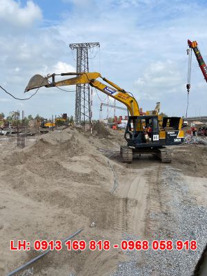 Xe đào bánh xích